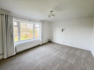 Lounge- click for photo gallery